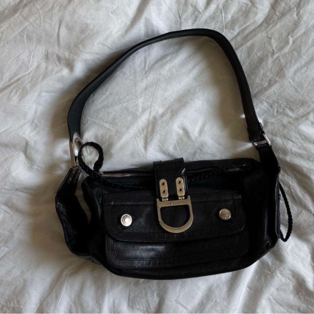 Elegant Black Leather Shoulder Bag